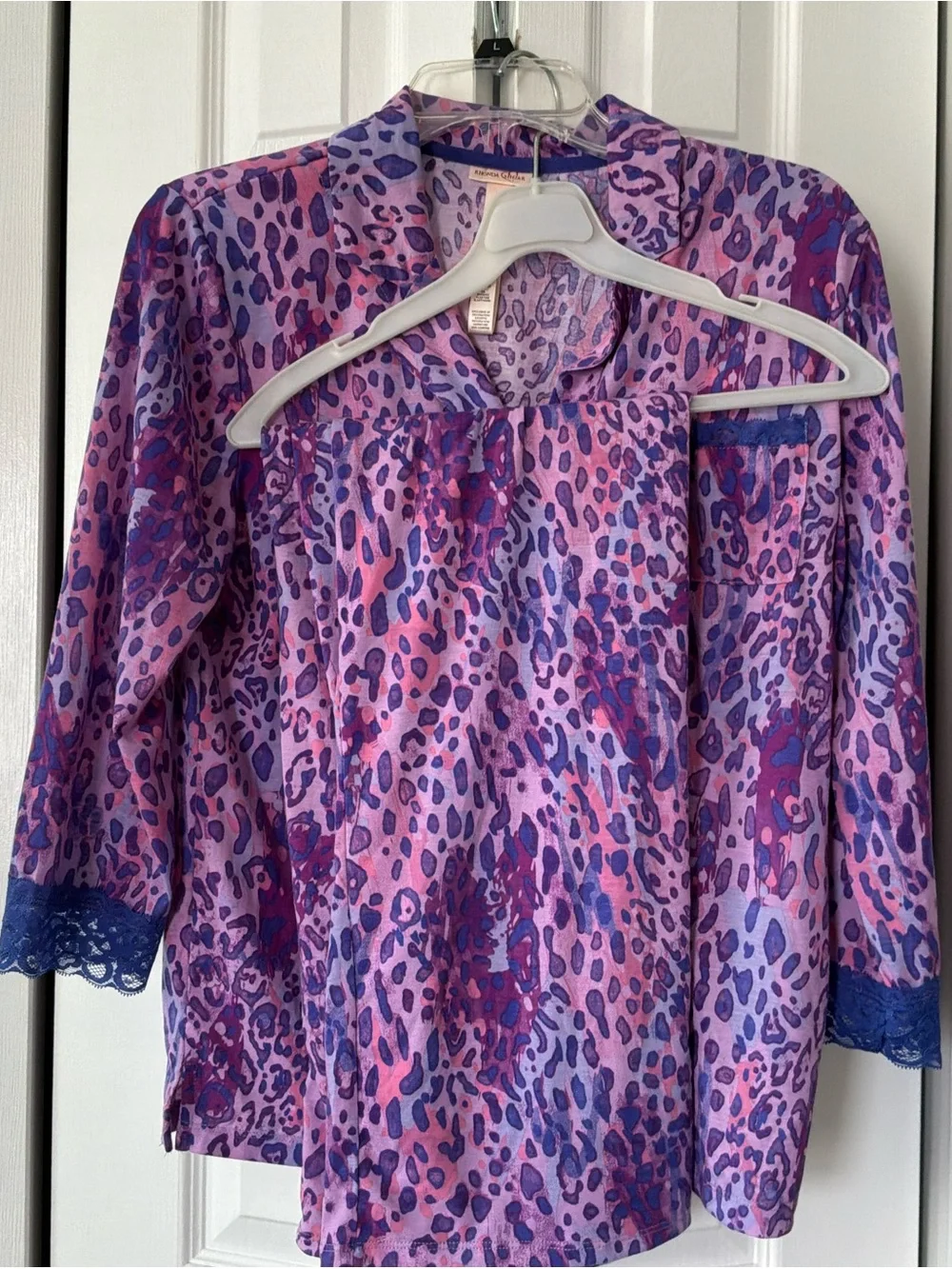 Women’s Rhonda Shear Purple/Blue Leopard Print Pajama Set Top and Pants Size M